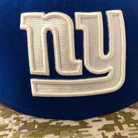NFL New York Giants New Era Fitted Hat Blue and Camo Sz 8 or 63.5cm - Picture 2 of 8